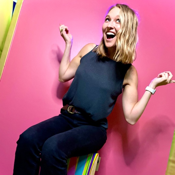 Meet your Posher, Devyn - Picture 4 of 4